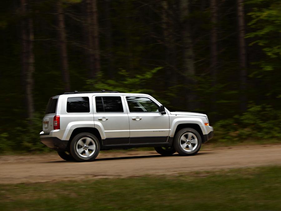  Jeep Patriot 2010 года  (фото 13 из 24)